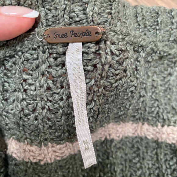 Oversized Greenwich Village Sweater - Picture 4 of 5